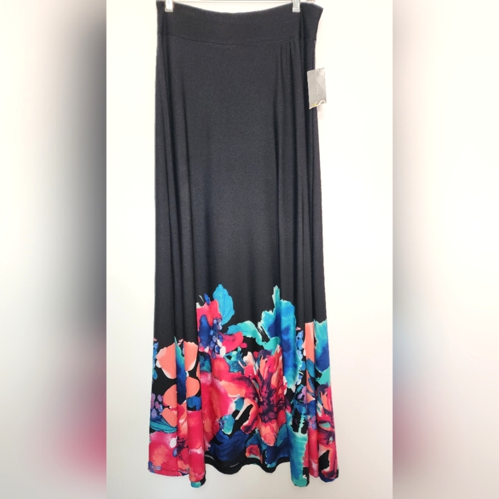Valerie Stevens vivid floral‎ black maxi skirt